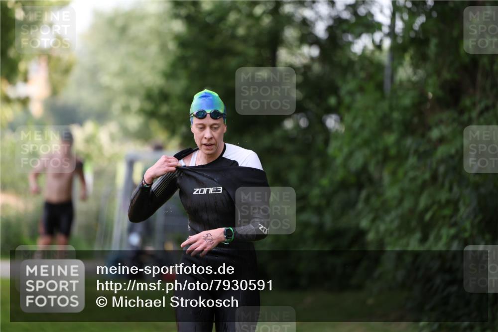15.06.2025 - 7 Türme Triathlon Michael Strokosch http://msf.ph/oto/7930591 15.06.2025 12:27:05 Schwimmen 524, 553, 563, 572 meine-sportfotos.de