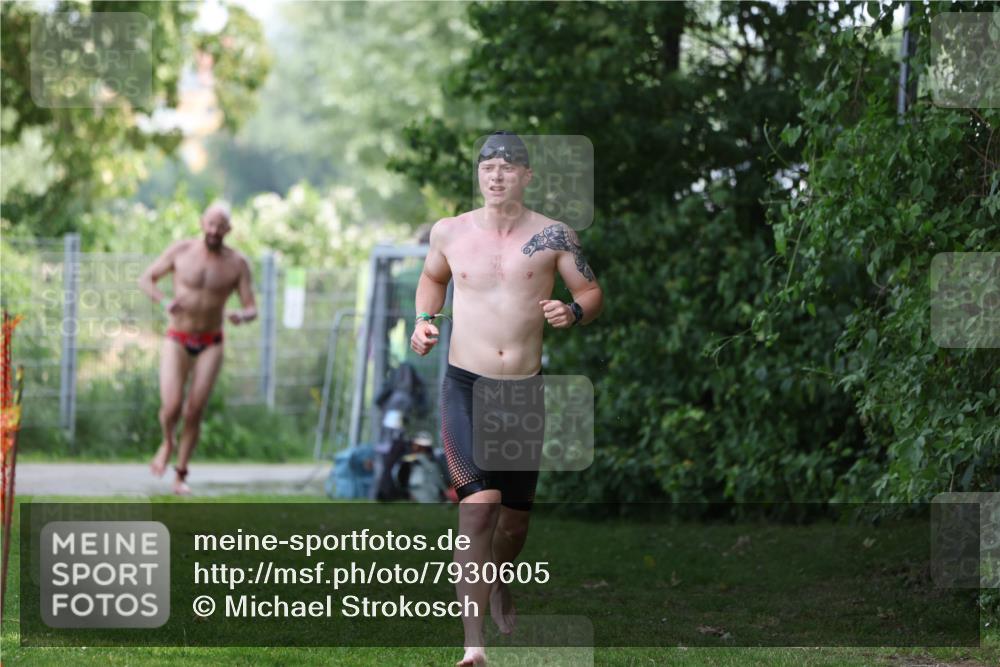 15.06.2025 - 7 Türme Triathlon Michael Strokosch http://msf.ph/oto/7930605 15.06.2025 12:27:09 Schwimmen 524, 553, 563, 572 meine-sportfotos.de