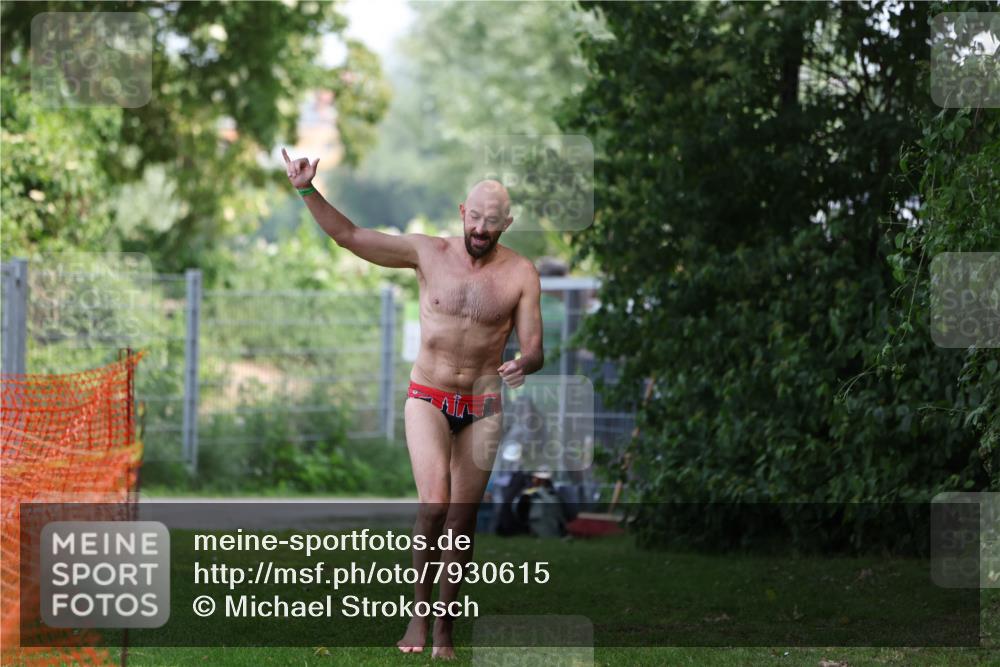 15.06.2025 - 7 Türme Triathlon Michael Strokosch http://msf.ph/oto/7930615 15.06.2025 12:27:13 Schwimmen 524, 553, 563, 572, 589 meine-sportfotos.de