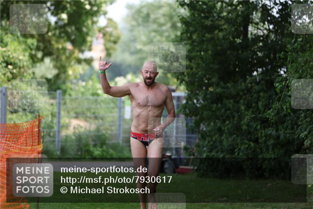 15.06.2025 - 7 Türme Triathlon Michael Strokosch http://msf.ph/oto/7930617 15.06.2025 12:27:13 Schwimmen 524, 553, 563, 572, 589 meine-sportfotos.de