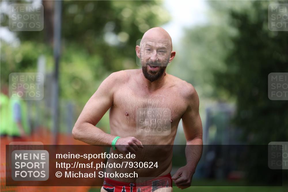 15.06.2025 - 7 Türme Triathlon Michael Strokosch http://msf.ph/oto/7930624 15.06.2025 12:27:17 Schwimmen 524, 553, 563, 572, 589, 617, 642 meine-sportfotos.de