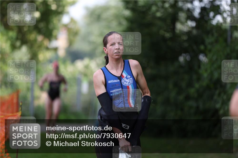 15.06.2025 - 7 Türme Triathlon Michael Strokosch http://msf.ph/oto/7930647 15.06.2025 12:27:32 Schwimmen 525, 589, 617, 642 meine-sportfotos.de