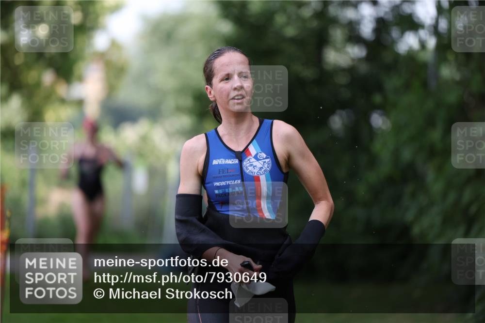 15.06.2025 - 7 Türme Triathlon Michael Strokosch http://msf.ph/oto/7930649 15.06.2025 12:27:33 Schwimmen 525, 589, 617, 642 meine-sportfotos.de