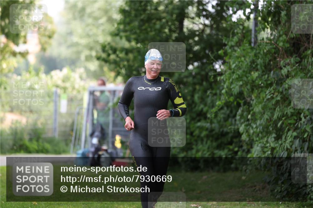 15.06.2025 - 7 Türme Triathlon Michael Strokosch http://msf.ph/oto/7930669 15.06.2025 12:27:47 Schwimmen 509, 525 meine-sportfotos.de