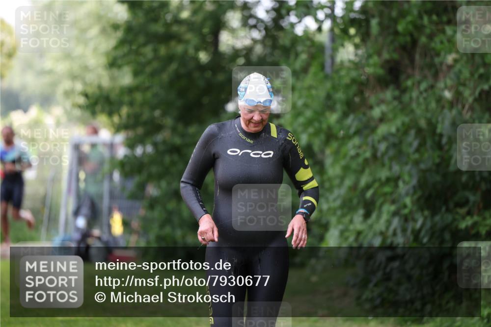15.06.2025 - 7 Türme Triathlon Michael Strokosch http://msf.ph/oto/7930677 15.06.2025 12:27:48 Schwimmen 509, 525 meine-sportfotos.de