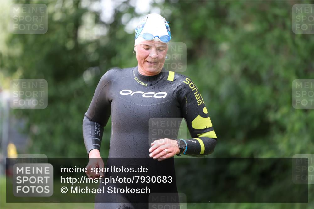 15.06.2025 - 7 Türme Triathlon Michael Strokosch http://msf.ph/oto/7930683 15.06.2025 12:27:50 Schwimmen 509, 525 meine-sportfotos.de
