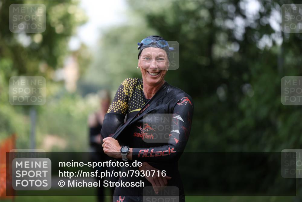 15.06.2025 - 7 Türme Triathlon Michael Strokosch http://msf.ph/oto/7930716 15.06.2025 12:28:32 Schwimmen 421, 564 meine-sportfotos.de