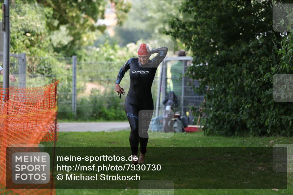 15.06.2025 - 7 Türme Triathlon Michael Strokosch http://msf.ph/oto/7930730 15.06.2025 12:28:44 Schwimmen 421, 552, 574 meine-sportfotos.de