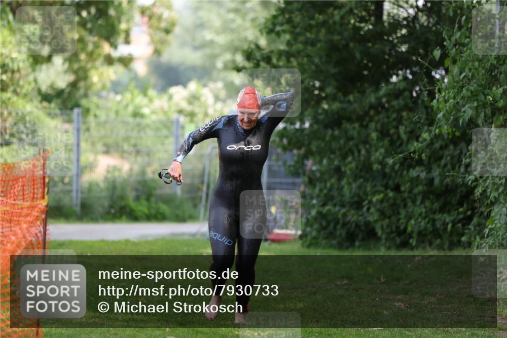 15.06.2025 - 7 Türme Triathlon Michael Strokosch http://msf.ph/oto/7930733 15.06.2025 12:28:45 Schwimmen 552, 574 meine-sportfotos.de