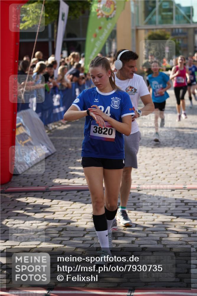13.06.2025 - Holstenköstenlauf Felixshl http://msf.ph/oto/7930735 13.06.2025 17:56:59 Laufen 2174, 2244, 2472, 2487, 3124, 3126, 3137, 3272, 3629, 3820, 3871, 3970 meine-sportfotos.de