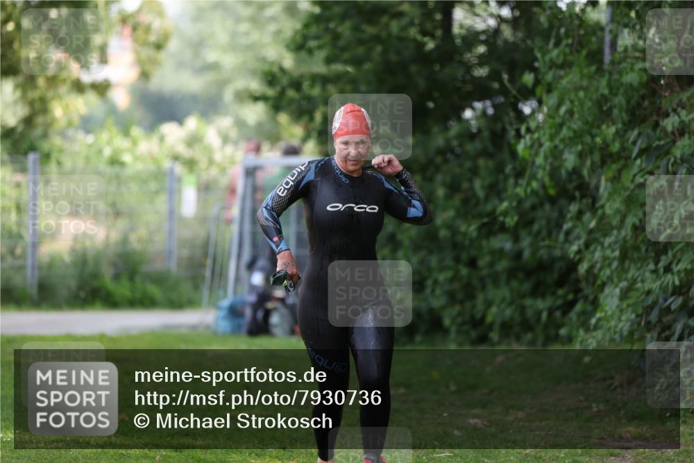 15.06.2025 - 7 Türme Triathlon Michael Strokosch http://msf.ph/oto/7930736 15.06.2025 12:28:46 Schwimmen 552, 554, 574 meine-sportfotos.de