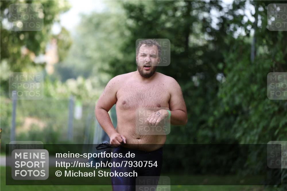 15.06.2025 - 7 Türme Triathlon Michael Strokosch http://msf.ph/oto/7930754 15.06.2025 12:28:54 Schwimmen 552, 554, 574, 640 meine-sportfotos.de