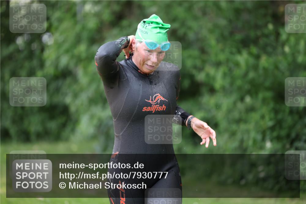 15.06.2025 - 7 Türme Triathlon Michael Strokosch http://msf.ph/oto/7930777 15.06.2025 12:29:05 Schwimmen 427, 552, 554, 574, 640 meine-sportfotos.de