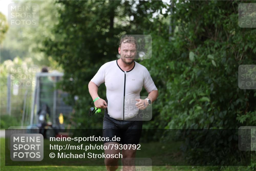 15.06.2025 - 7 Türme Triathlon Michael Strokosch http://msf.ph/oto/7930792 15.06.2025 12:29:18 Schwimmen 427, 502, 640 meine-sportfotos.de