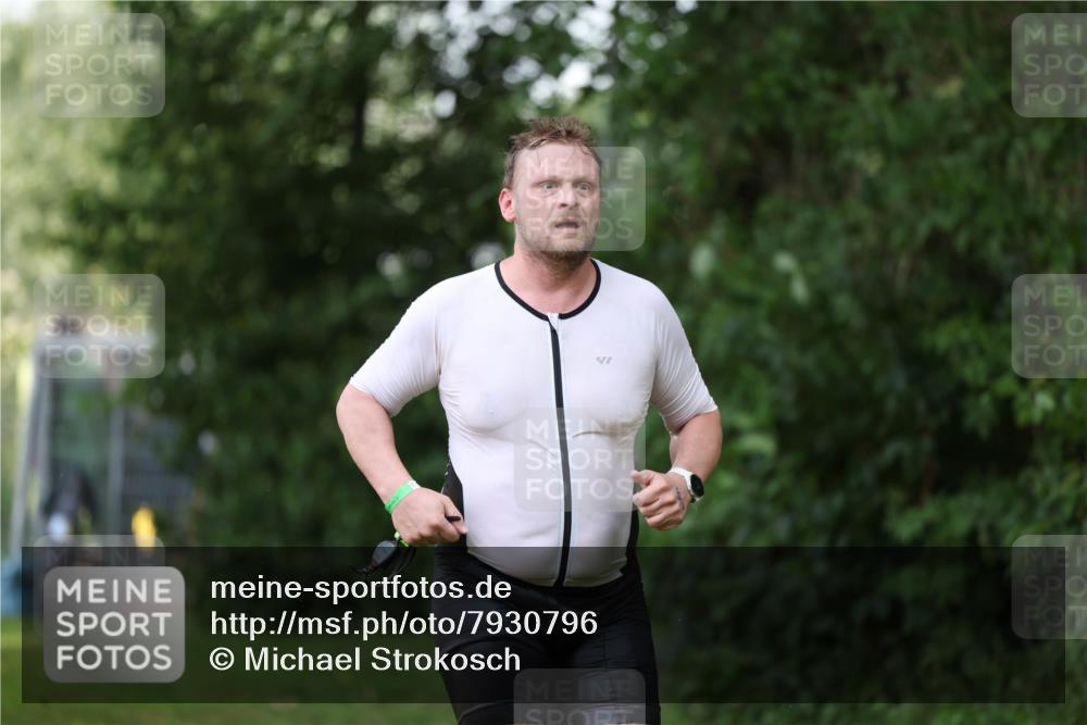 15.06.2025 - 7 Türme Triathlon Michael Strokosch http://msf.ph/oto/7930796 15.06.2025 12:29:19 Schwimmen 427, 502, 640 meine-sportfotos.de
