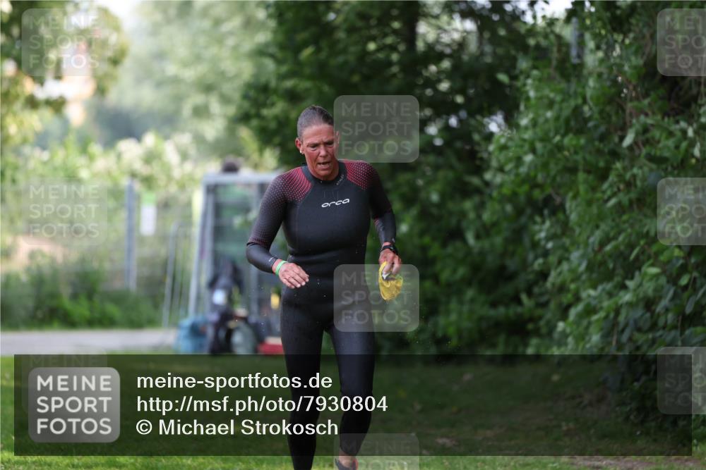 15.06.2025 - 7 Türme Triathlon Michael Strokosch http://msf.ph/oto/7930804 15.06.2025 12:29:29 Schwimmen 427, 502 meine-sportfotos.de