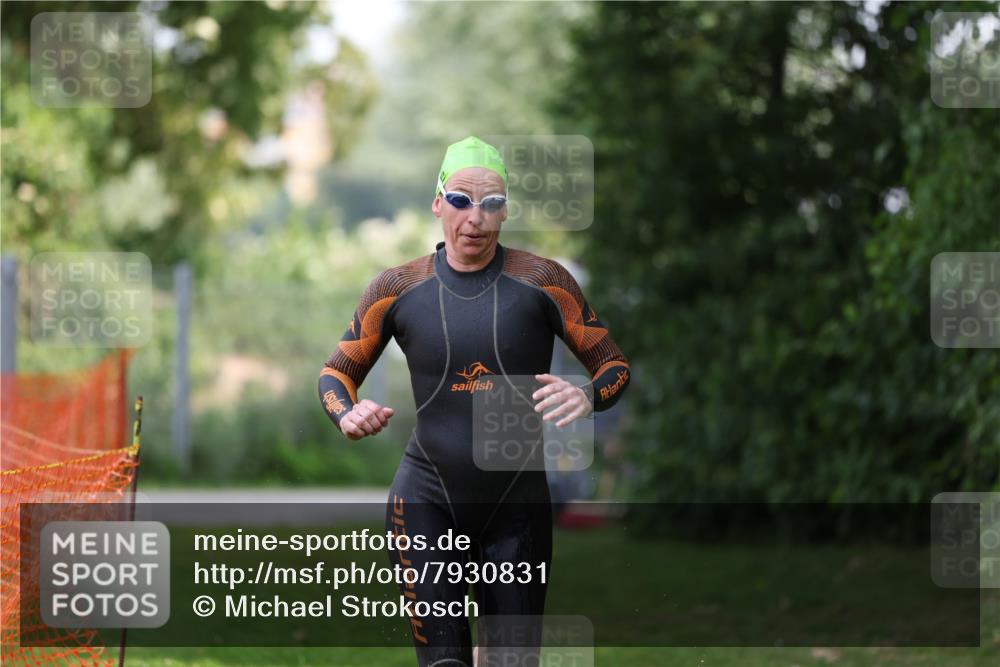15.06.2025 - 7 Türme Triathlon Michael Strokosch http://msf.ph/oto/7930831 15.06.2025 12:30:07 Schwimmen 464, 644 meine-sportfotos.de