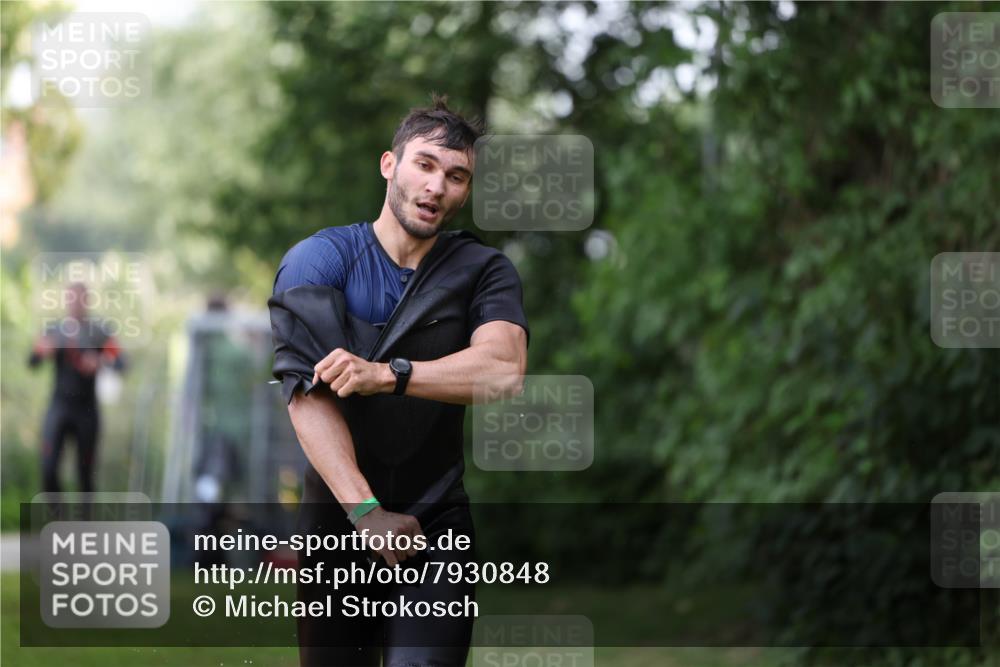 15.06.2025 - 7 Türme Triathlon Michael Strokosch http://msf.ph/oto/7930848 15.06.2025 12:30:22 Schwimmen 464, 522, 544 meine-sportfotos.de