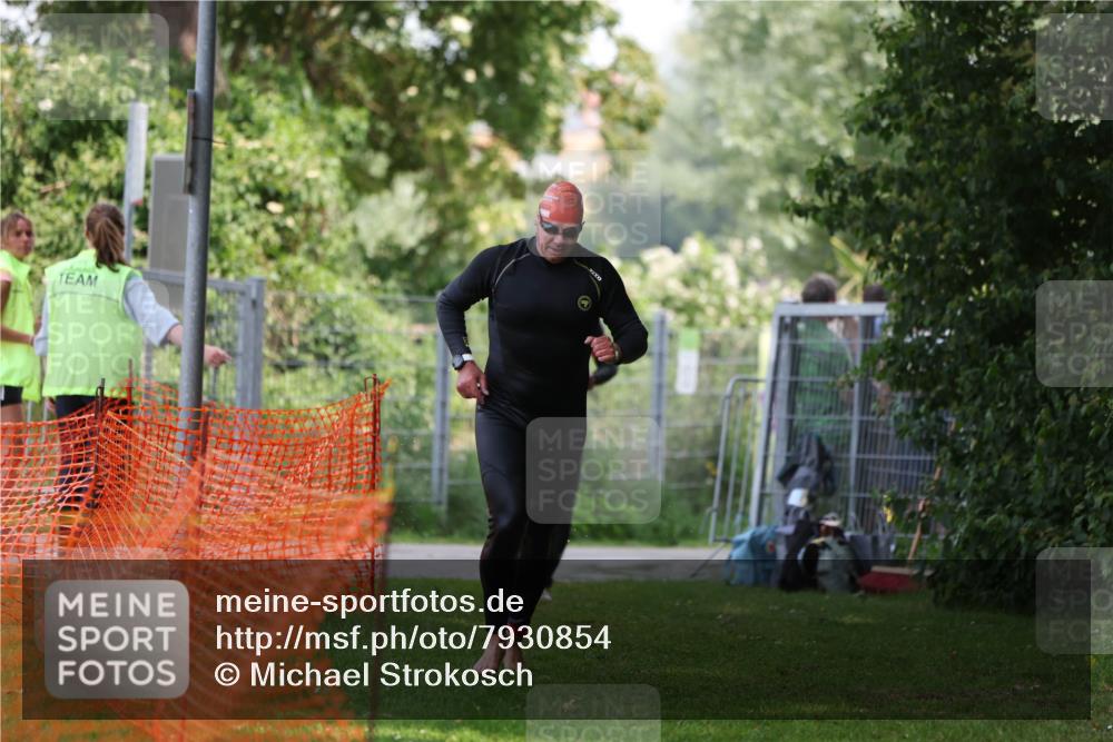 15.06.2025 - 7 Türme Triathlon Michael Strokosch http://msf.ph/oto/7930854 15.06.2025 12:30:24 Schwimmen 464, 522, 544 meine-sportfotos.de