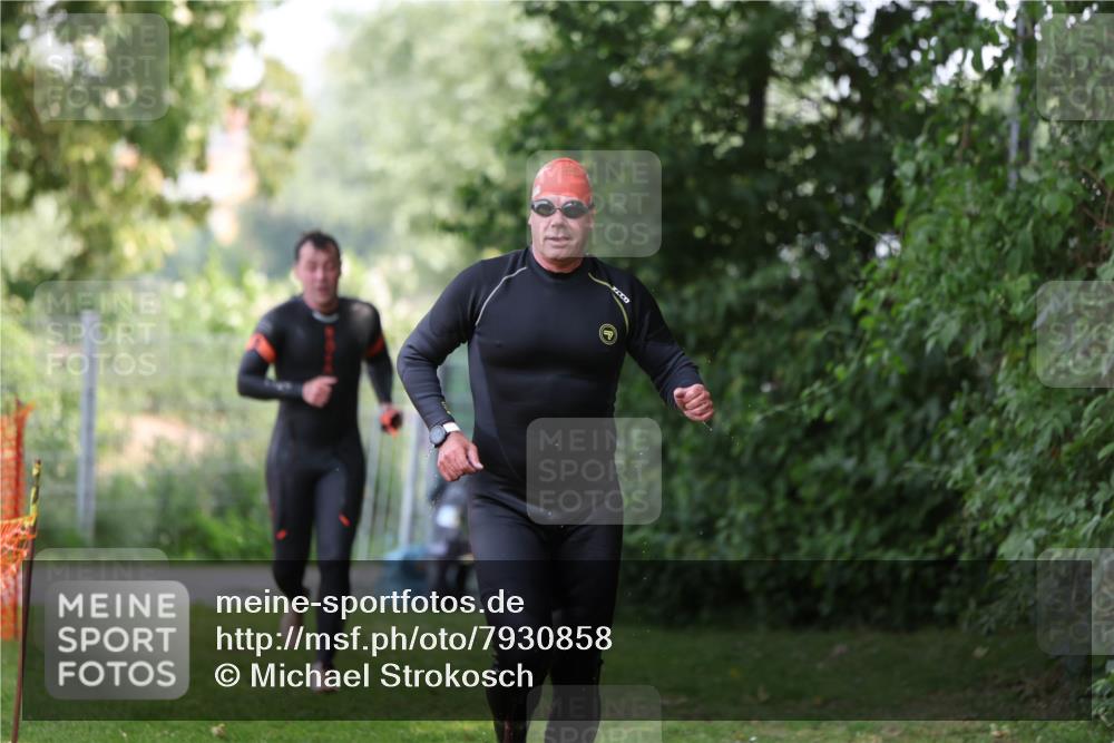 15.06.2025 - 7 Türme Triathlon Michael Strokosch http://msf.ph/oto/7930858 15.06.2025 12:30:26 Schwimmen 464, 522, 544 meine-sportfotos.de