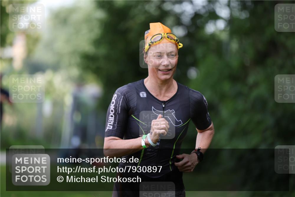 15.06.2025 - 7 Türme Triathlon Michael Strokosch http://msf.ph/oto/7930897 15.06.2025 12:31:01 Schwimmen 383, 670 meine-sportfotos.de