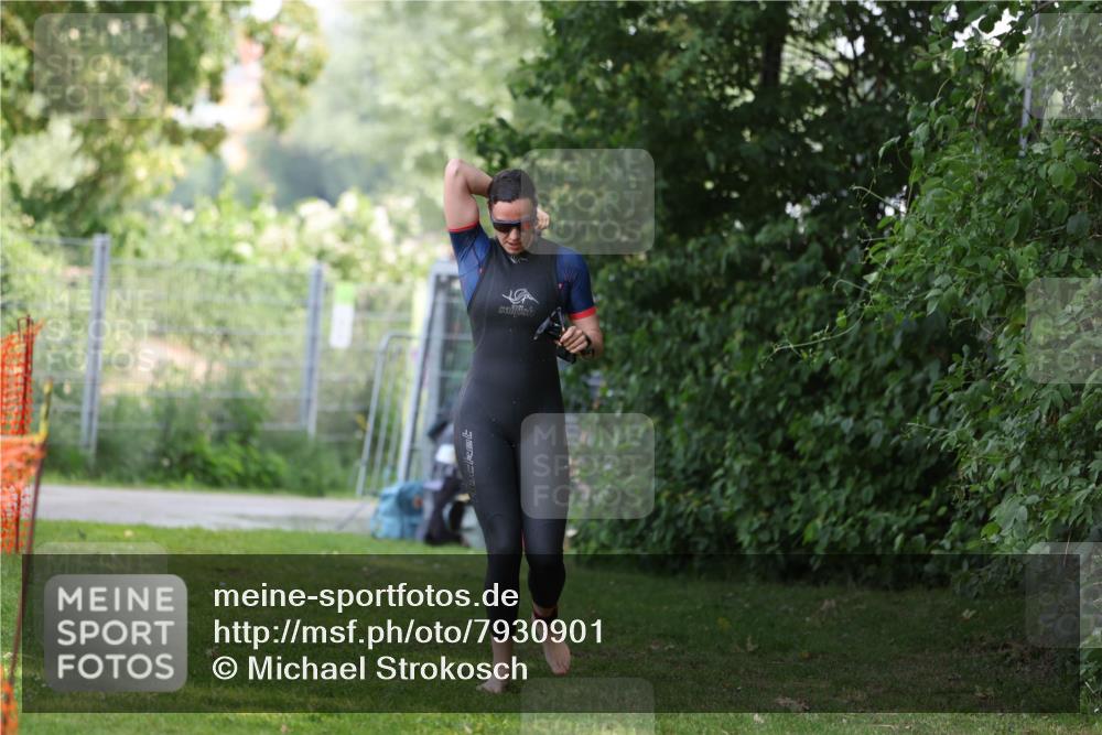 15.06.2025 - 7 Türme Triathlon Michael Strokosch http://msf.ph/oto/7930901 15.06.2025 12:31:06 Schwimmen 383, 670 meine-sportfotos.de
