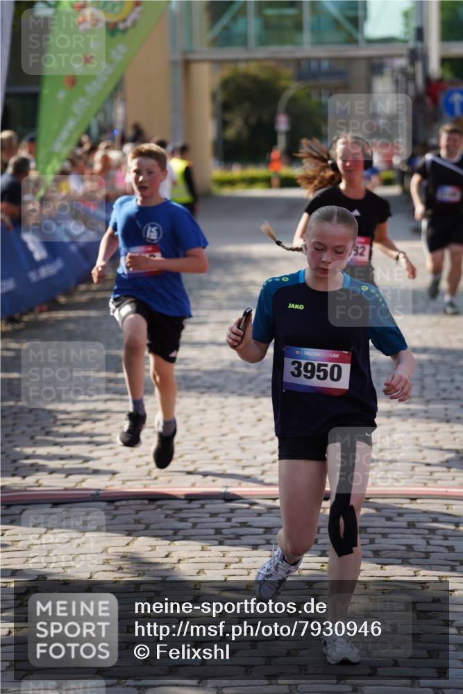 13.06.2025 - Holstenköstenlauf Felixshl http://msf.ph/oto/7930946 13.06.2025 17:57:53 Laufen 2482, 2983, 3008, 3166, 3950 meine-sportfotos.de