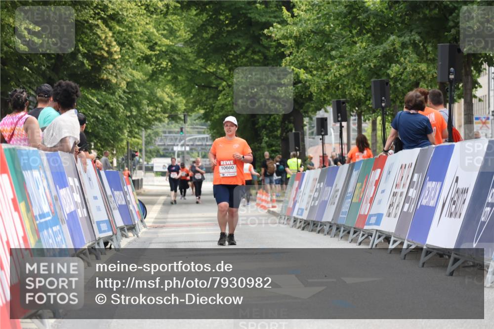 15.06.2025 - REWE Women's Run Strokosch-Dieckow http://msf.ph/oto/7930982 15.06.2025 10:27:18 Ziel  meine-sportfotos.de