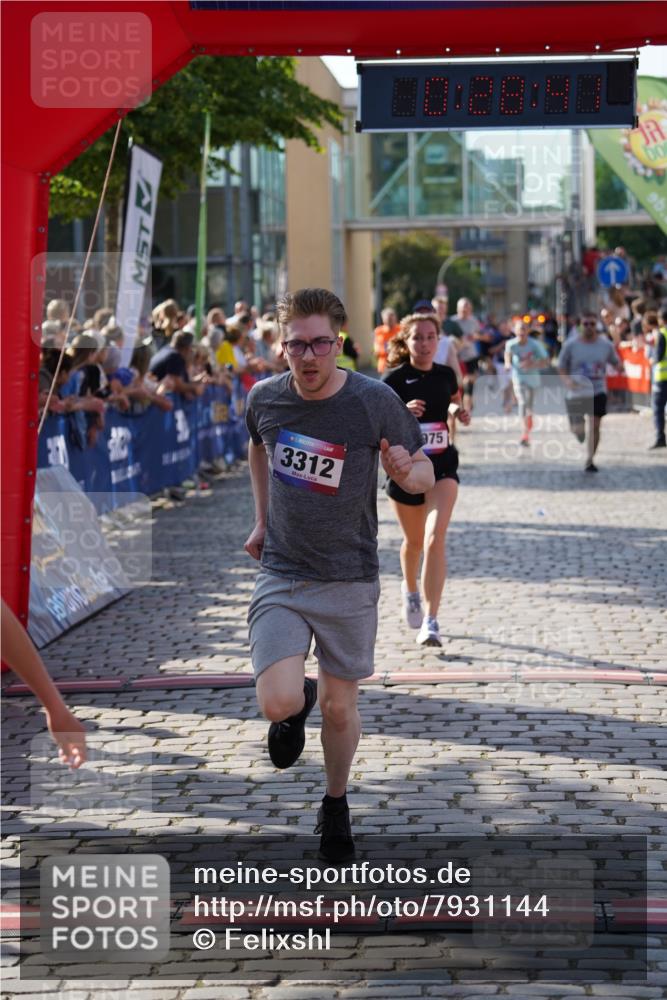 13.06.2025 - Holstenköstenlauf Felixshl http://msf.ph/oto/7931144 13.06.2025 17:58:42 Laufen 2016, 2180, 2181, 2509, 2521, 2522, 2617, 3162, 3260, 3275, 3312, 3605, 3718, 3975 meine-sportfotos.de