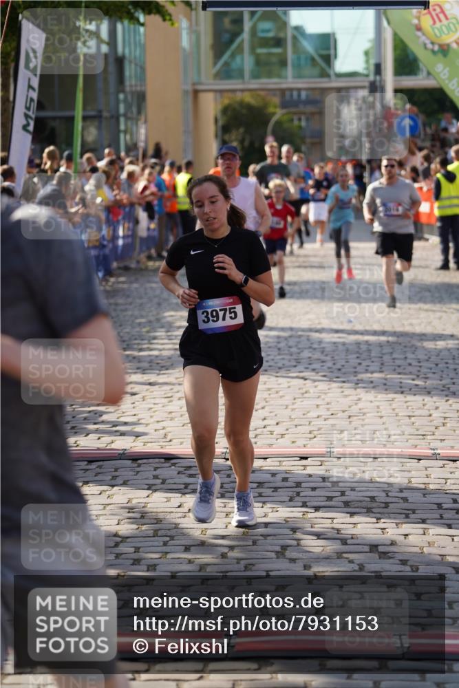 13.06.2025 - Holstenköstenlauf Felixshl http://msf.ph/oto/7931153 13.06.2025 17:58:43 Laufen 2016, 2180, 2181, 2509, 2521, 2522, 2617, 3162, 3260, 3312, 3605, 3962, 3975 meine-sportfotos.de