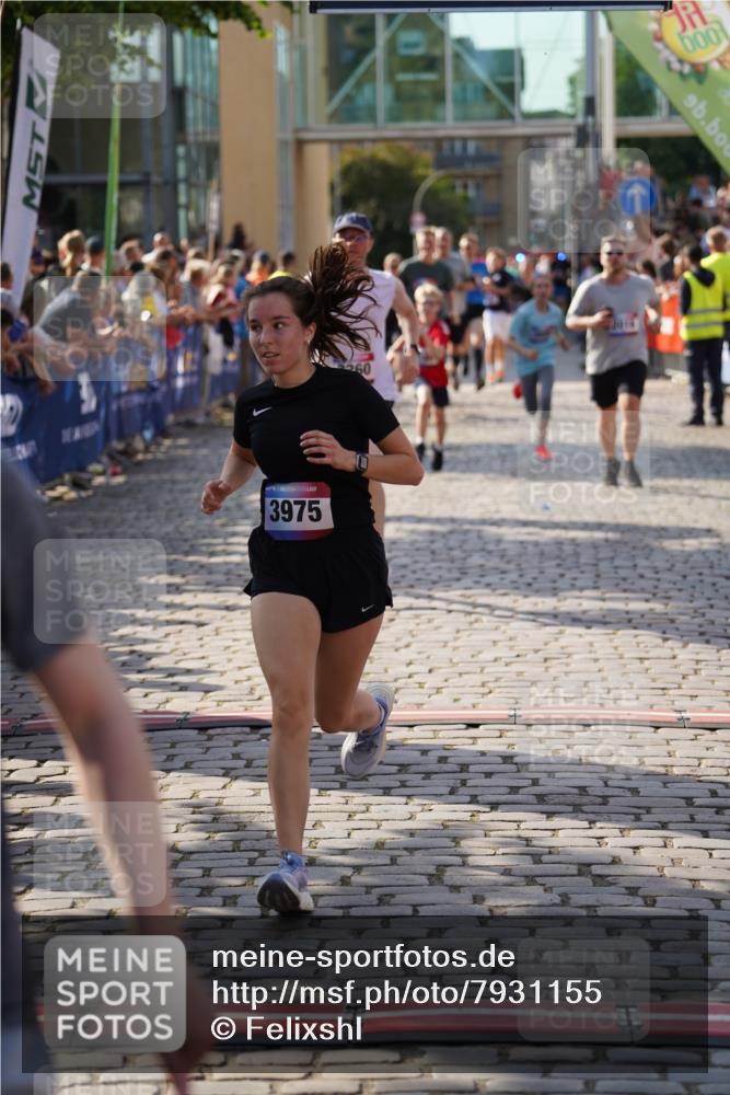 13.06.2025 - Holstenköstenlauf Felixshl http://msf.ph/oto/7931155 13.06.2025 17:58:43 Laufen 2016, 2180, 2181, 2509, 2521, 2522, 2617, 3162, 3260, 3312, 3605, 3962, 3975 meine-sportfotos.de
