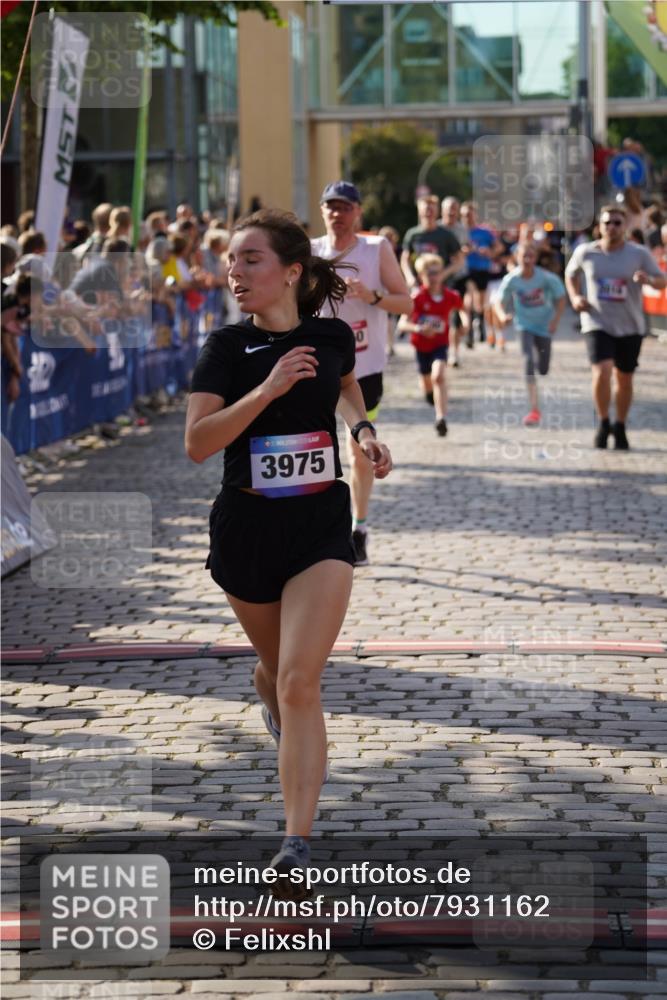 13.06.2025 - Holstenköstenlauf Felixshl http://msf.ph/oto/7931162 13.06.2025 17:58:43 Laufen 2016, 2180, 2181, 2509, 2521, 2522, 2617, 3162, 3260, 3312, 3605, 3962, 3975 meine-sportfotos.de