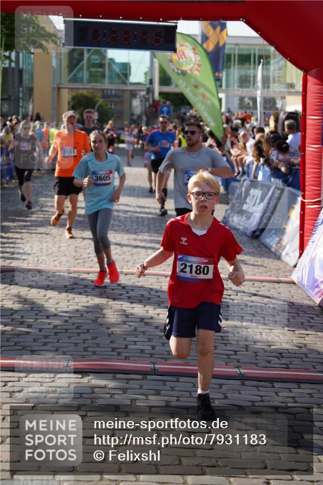 13.06.2025 - Holstenköstenlauf Felixshl http://msf.ph/oto/7931183 13.06.2025 17:58:47 Laufen 2016, 2180, 2181, 2509, 2521, 2522, 2803, 2854, 3079, 3260, 3605, 3962, 3975 meine-sportfotos.de