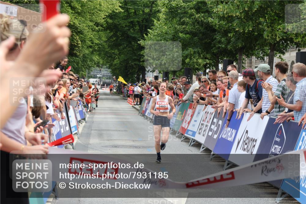 15.06.2025 - REWE Women's Run Strokosch-Dieckow http://msf.ph/oto/7931185 15.06.2025 10:50:06 Ziel 5460 meine-sportfotos.de