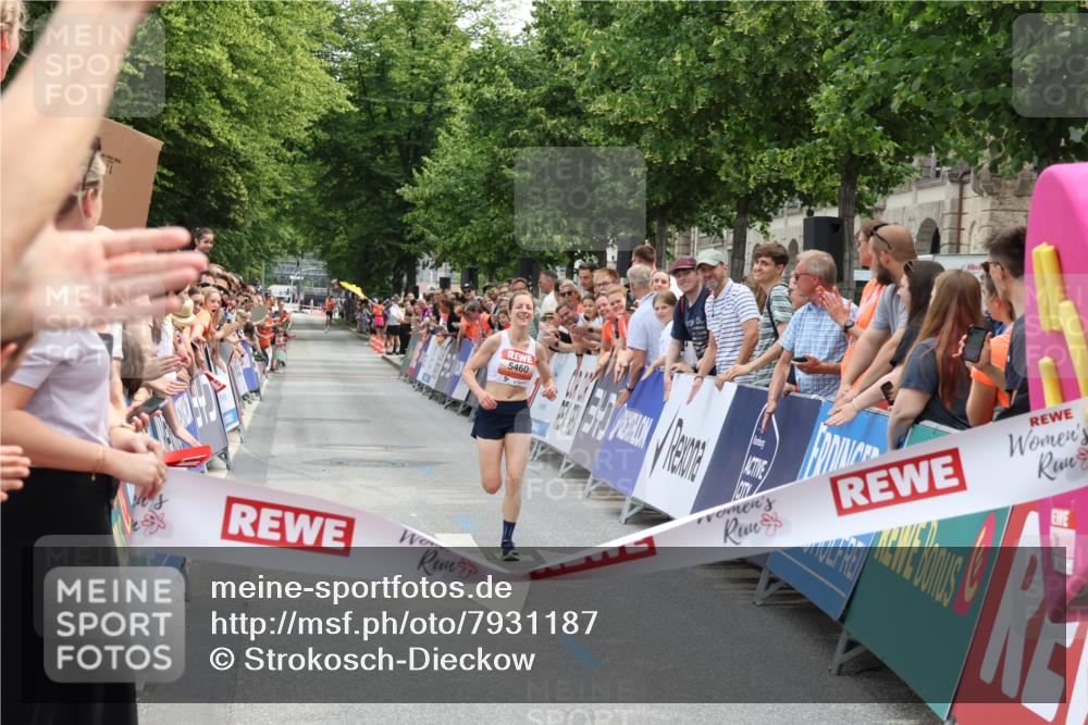 15.06.2025 - REWE Women's Run Strokosch-Dieckow http://msf.ph/oto/7931187 15.06.2025 10:50:07 Ziel 5460 meine-sportfotos.de