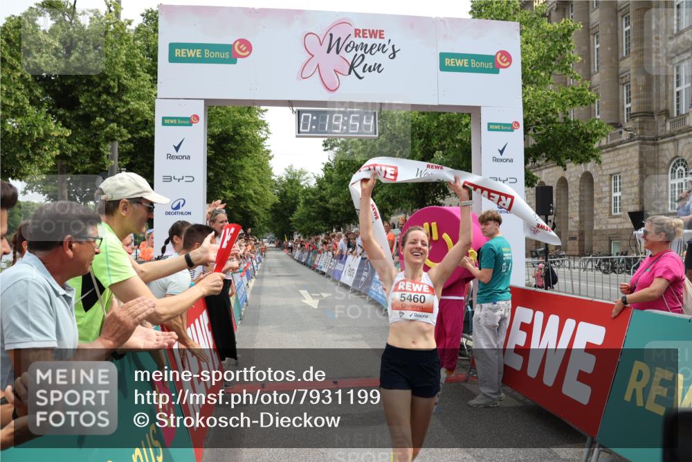 15.06.2025 - REWE Women's Run Strokosch-Dieckow http://msf.ph/oto/7931199 15.06.2025 10:50:11 Ziel 5460 meine-sportfotos.de