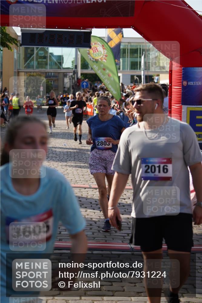 13.06.2025 - Holstenköstenlauf Felixshl http://msf.ph/oto/7931224 13.06.2025 17:58:52 Laufen 2181, 2509, 2521, 2522, 2684, 2803, 2854, 3079, 3644, 3724, 3962 meine-sportfotos.de