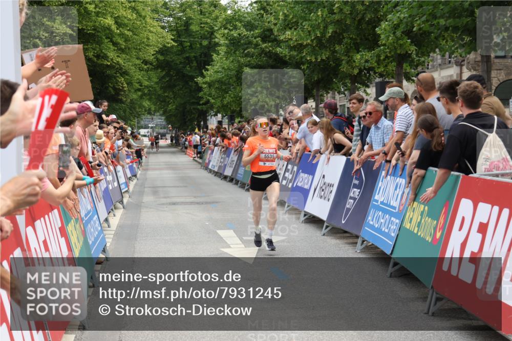 15.06.2025 - REWE Women's Run Strokosch-Dieckow http://msf.ph/oto/7931245 15.06.2025 10:51:35 Ziel 5535 meine-sportfotos.de
