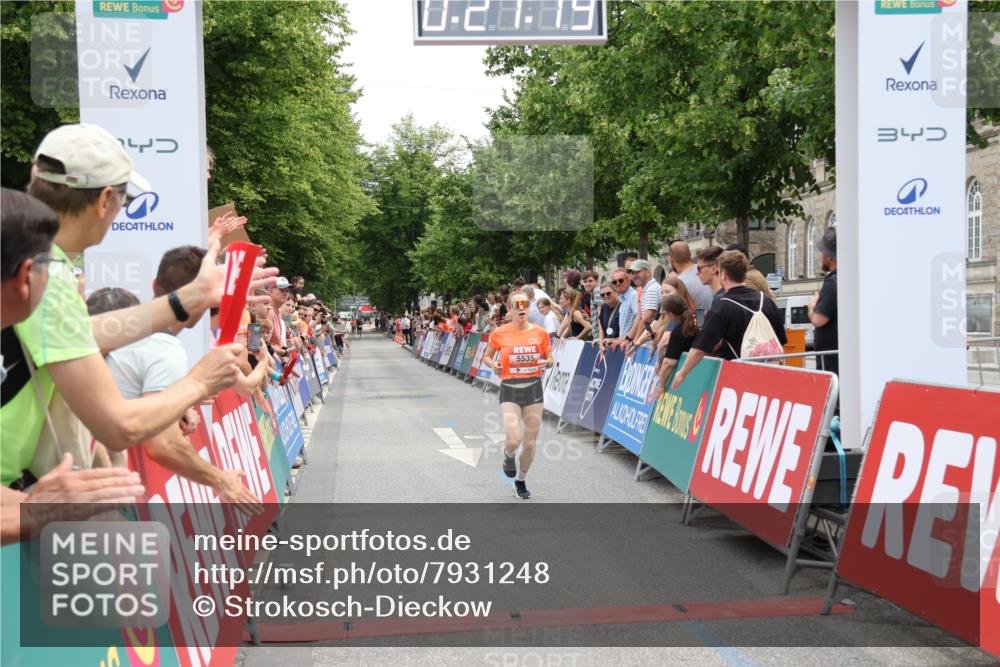 15.06.2025 - REWE Women's Run Strokosch-Dieckow http://msf.ph/oto/7931248 15.06.2025 10:51:35 Ziel 5535 meine-sportfotos.de