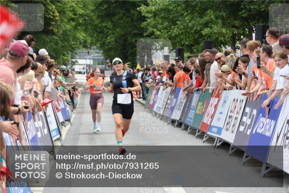 15.06.2025 - REWE Women's Run Strokosch-Dieckow http://msf.ph/oto/7931265 15.06.2025 10:51:55 Ziel 5065, 5353 meine-sportfotos.de