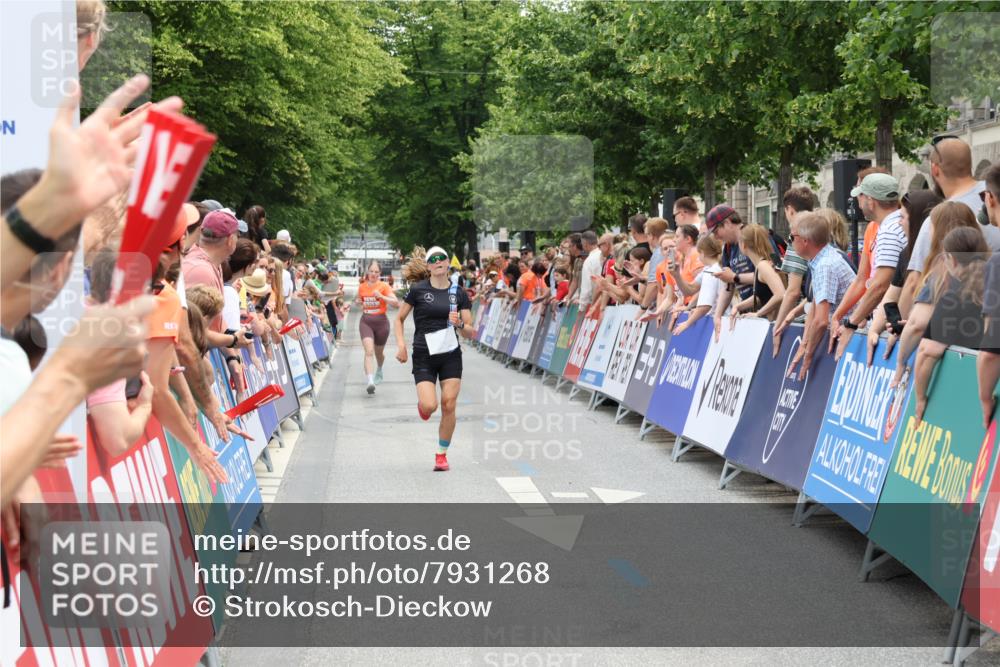 15.06.2025 - REWE Women's Run Strokosch-Dieckow http://msf.ph/oto/7931268 15.06.2025 10:51:56 Ziel 5065, 5353 meine-sportfotos.de