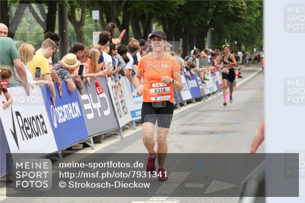 15.06.2025 - REWE Women's Run Strokosch-Dieckow http://msf.ph/oto/7931341 15.06.2025 10:54:23 Ziel 5316 meine-sportfotos.de