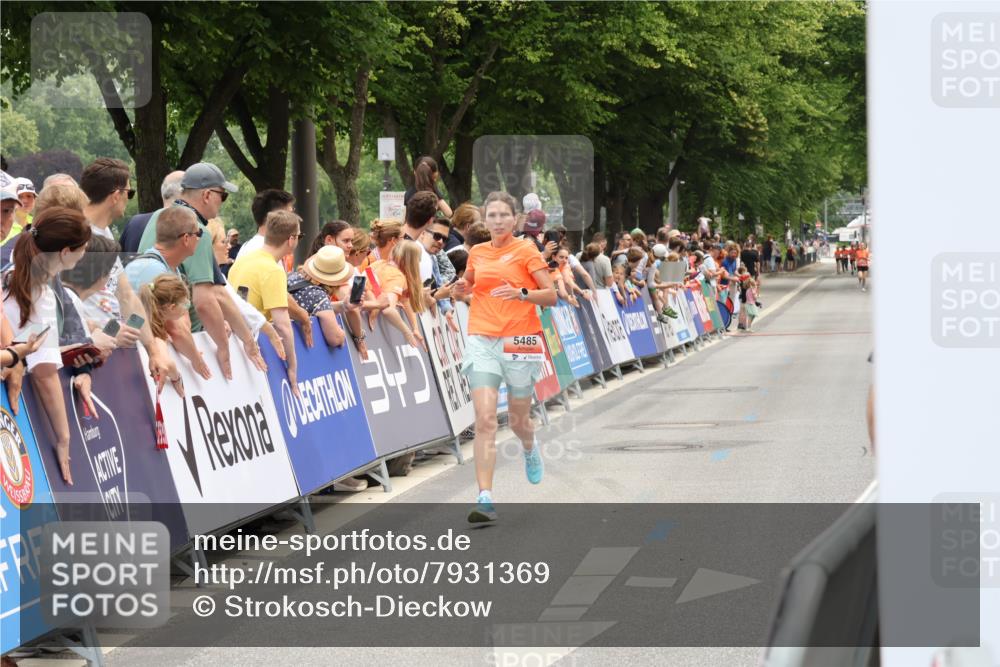 15.06.2025 - REWE Women's Run Strokosch-Dieckow http://msf.ph/oto/7931369 15.06.2025 10:55:21 Ziel 5247, 5485 meine-sportfotos.de