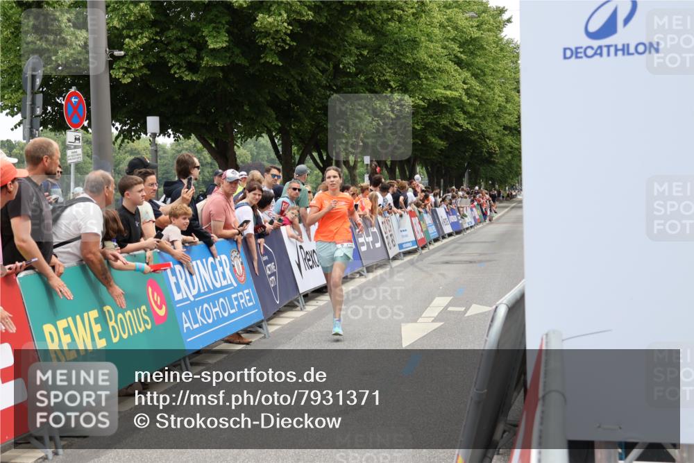 15.06.2025 - REWE Women's Run Strokosch-Dieckow http://msf.ph/oto/7931371 15.06.2025 10:55:23 Ziel 5247, 5485 meine-sportfotos.de