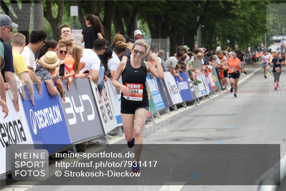 15.06.2025 - REWE Women's Run Strokosch-Dieckow http://msf.ph/oto/7931417 15.06.2025 10:56:21 Ziel 5594 meine-sportfotos.de
