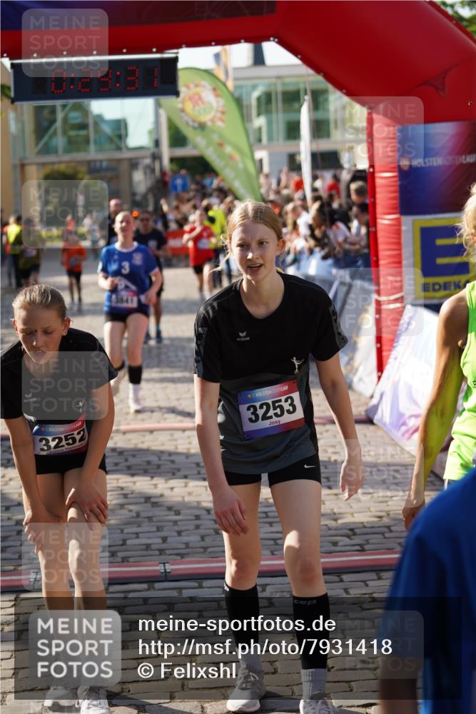 13.06.2025 - Holstenköstenlauf Felixshl http://msf.ph/oto/7931418 13.06.2025 17:59:32 Laufen 2221, 2904, 3042, 3252, 3253, 3583, 3628, 3714, 3973 meine-sportfotos.de