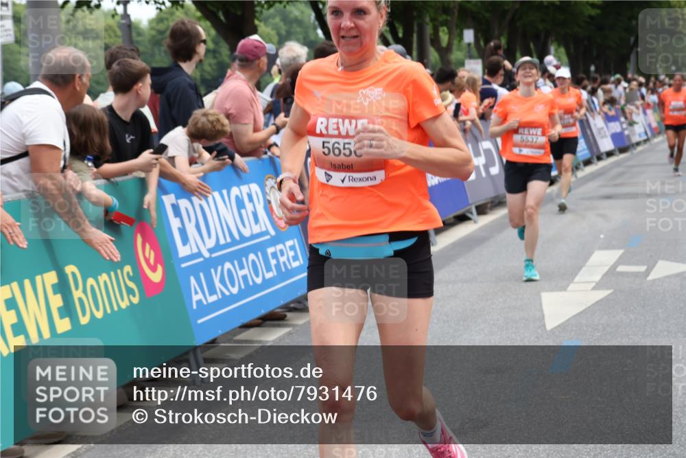 15.06.2025 - REWE Women's Run Strokosch-Dieckow http://msf.ph/oto/7931476 15.06.2025 10:57:24 Ziel 5142, 5201, 5326, 5537, 5656 meine-sportfotos.de