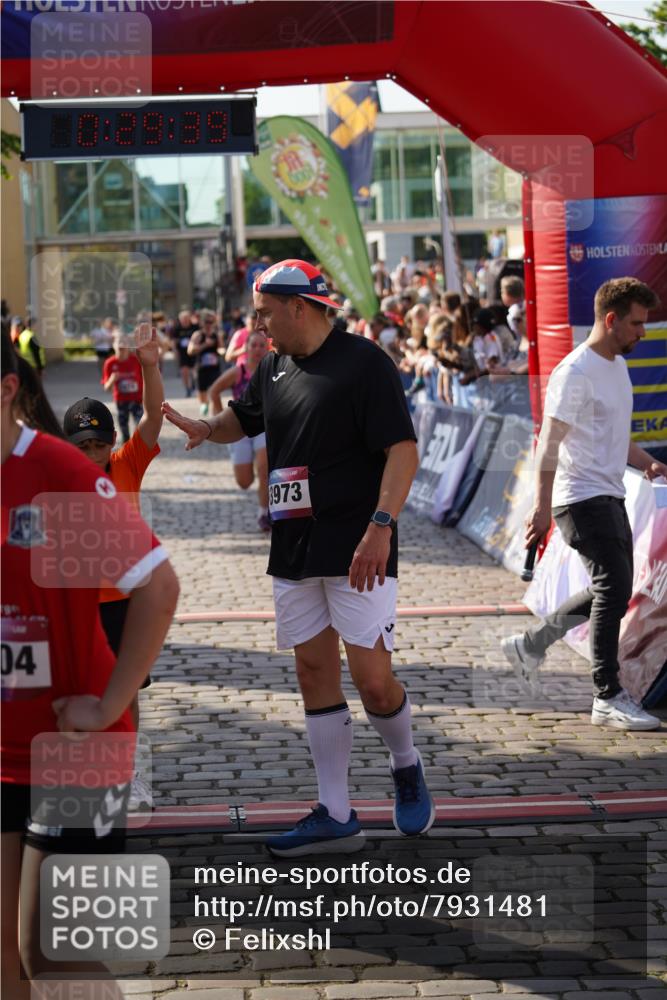 13.06.2025 - Holstenköstenlauf Felixshl http://msf.ph/oto/7931481 13.06.2025 17:59:40 Laufen 2041, 2042, 2326, 2622, 2627, 2904, 2974, 3042, 3583, 3973 meine-sportfotos.de