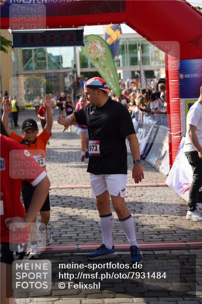 13.06.2025 - Holstenköstenlauf Felixshl http://msf.ph/oto/7931484 13.06.2025 17:59:40 Laufen 2041, 2042, 2326, 2622, 2627, 2904, 2974, 3042, 3583, 3973 meine-sportfotos.de