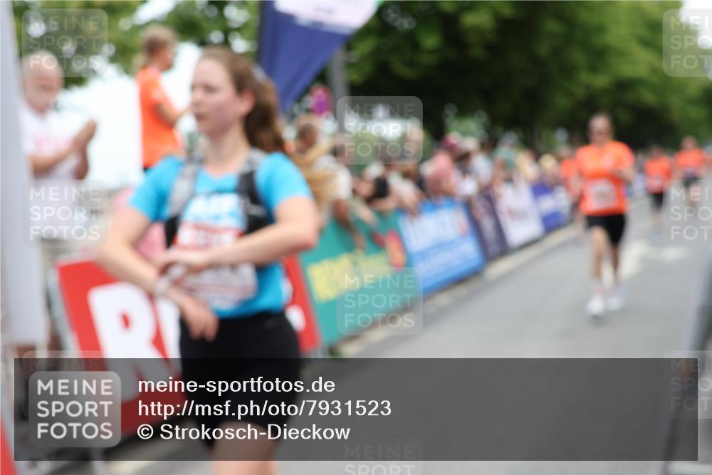 15.06.2025 - REWE Women's Run Strokosch-Dieckow http://msf.ph/oto/7931523 15.06.2025 10:57:42 Ziel 5031, 5032, 5264, 5327, 5334, 5335, 5462, 5486, 5507, 5611 meine-sportfotos.de
